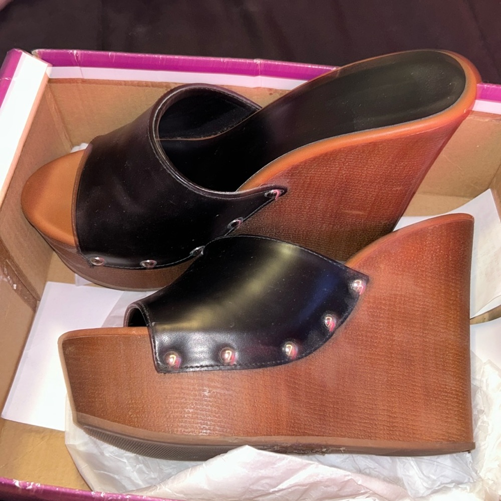 8.5 wedges